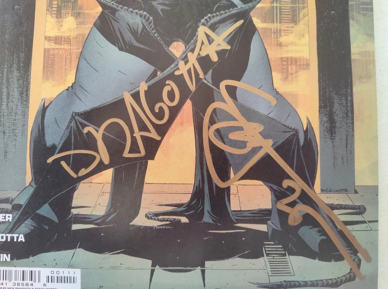 ABSOLUTE BATMAN #1 (1st Print) CVR A NICK DRAGOTTA (1st Print) [SIGNED BY SCOTT SNYDER & NICK DRAGOTTA - Gold Matching Signatures] NM/NM+