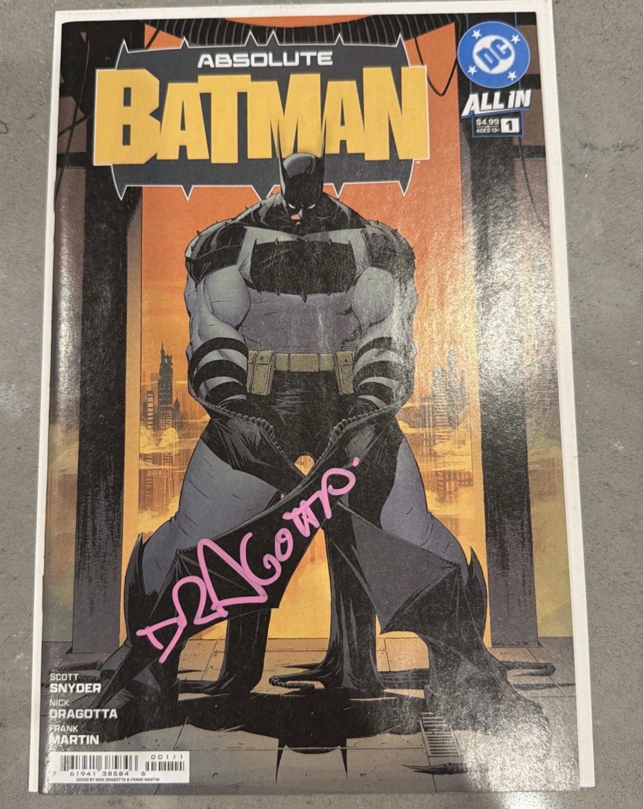 ABSOLUTE BATMAN #1 (1st Print) CVR A NICK DRAGOTTA (1st Print) [SIGNED BY SCOTT SNYDER & NICK DRAGOTTA] NM/NM+